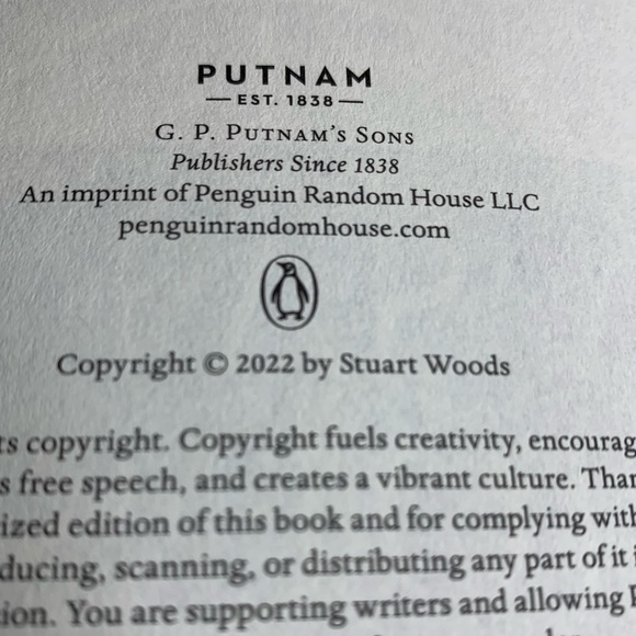 A Safe House - A Novel by Stuart Woods - Picture 3 of 10